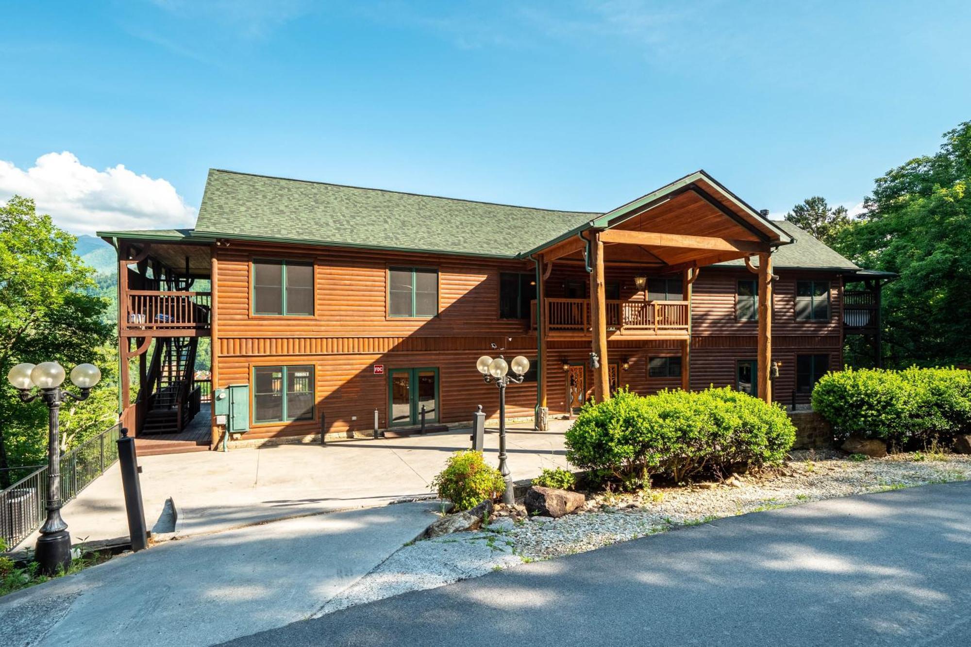 Hickory Ridge By Avantstay Incredible Private Elevated Cabin Sleeps 20 Gatlinburg Eksteriør billede