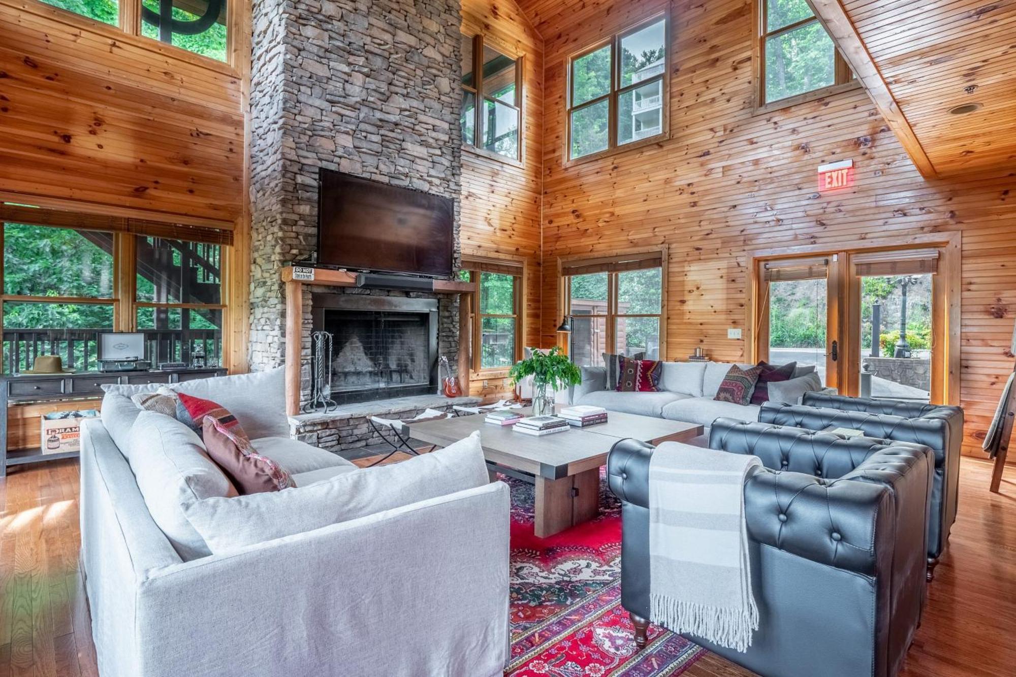 Hickory Ridge By Avantstay Incredible Private Elevated Cabin Sleeps 20 Gatlinburg Eksteriør billede